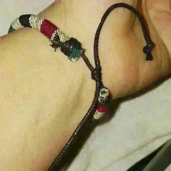 Handmade Cloth Hobo Unisex Bracelet - Picture 4 of 4